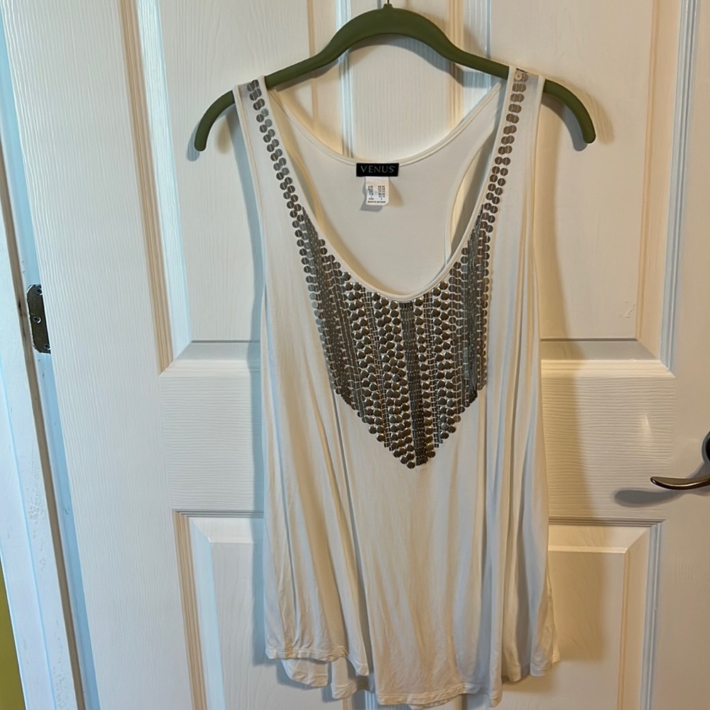 Venus sleeveless top with sequins in front zize L